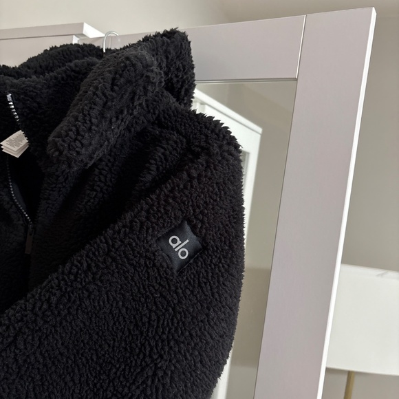 ALO Yoga Foxy Sherpa Jacket Black Small - Picture 2 of 5